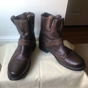 Frye Vicky Artisan Back Zip Ankle Moto Boots, Women's Size 9 GUC